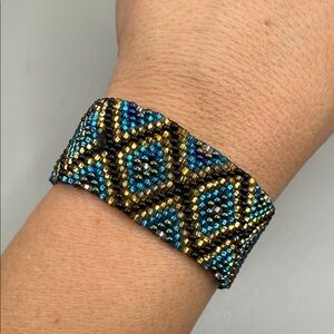 Vintage Native American Style Seed Beaded Bracelet with Geometric Pattern